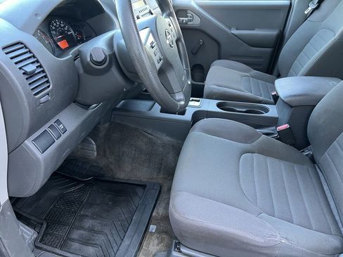 Used 2015 Nissan Frontier S image 11