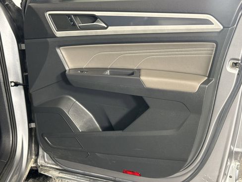 Used 2021 Volkswagen Atlas Cross Sport SEL R-Line image 31