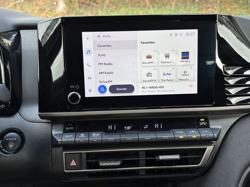 Used 2025 Toyota Camry LE image 21