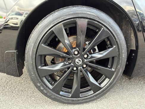 Used 2019 Nissan Maxima SR w/ Premium Package image 32