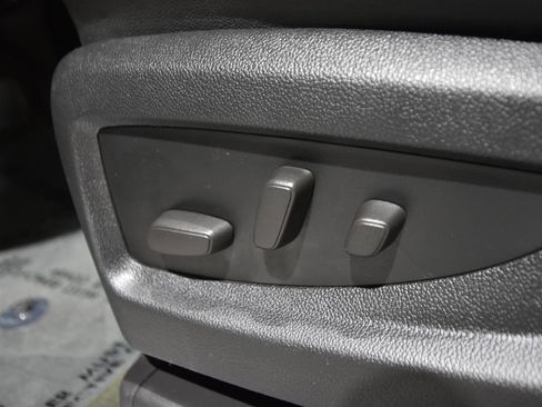 Used 2015 Chevrolet Suburban LT image 17