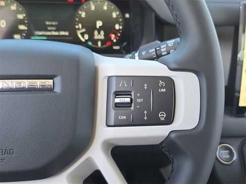 New 2025 Land Rover Defender 130 X-Dynamic SE image 19