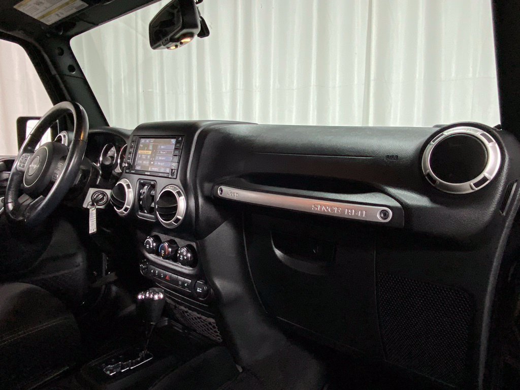 Used 2018 Jeep Wrangler Unlimited Rubicon w/ Cold Weather Group AWD/4WD image 30