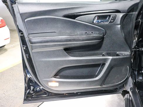 Used 2017 Honda Pilot Touring image 24