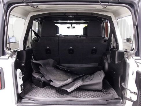 Used 2022 Jeep Wrangler Unlimited Sahara image 20