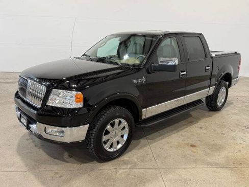 Used 2006 Lincoln Mark LT 4x4 image 2