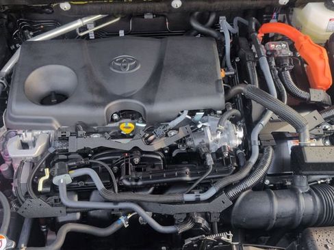 Certified 2025 Toyota RAV4 LE image 27