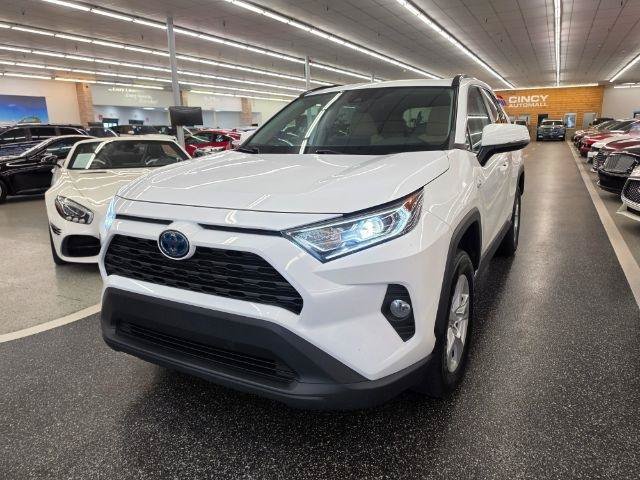 Used 2021 Toyota RAV4 XLE w/ Convenience Package AWD/4WD image 2