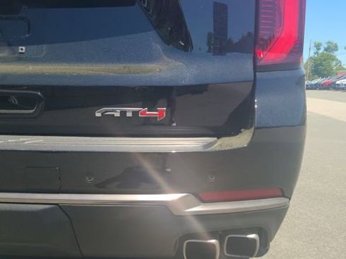 Certified 2025 GMC Yukon AT4 Ultimate AWD/4WD image 8
