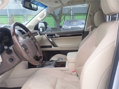 Used 2017 Lexus GX 460 Premium image 19