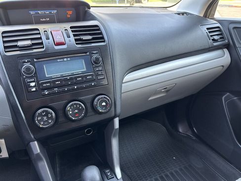 Used 2015 Subaru Forester 2.5i Premium AWD/4WD image 37