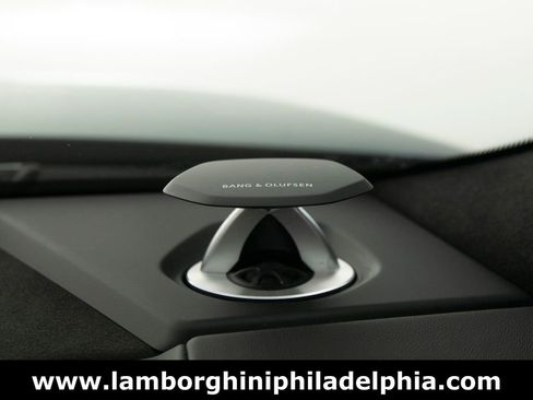 Used 2022 Lamborghini Urus AWD/4WD image 35