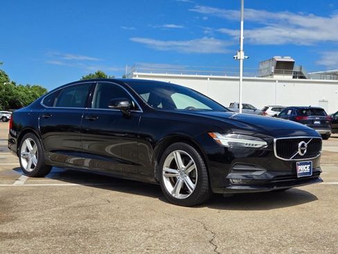 Used 2019 Volvo S90 T5 Momentum FWD image 3