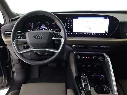New 2025 Audi Q5 Prestige image 21