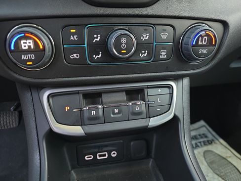 Used 2023 GMC Terrain SLT w/ Tech Package AWD/4WD image 32