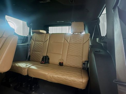 Used 2022 Cadillac Escalade Premium Luxury w/ Performance Package image 31