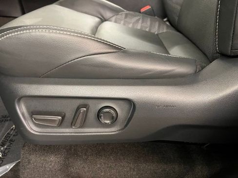 Used 2025 Toyota 4Runner TRD Off-Road Premium image 10