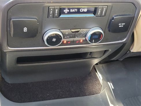 Used 2022 Ford Expedition Platinum image 12