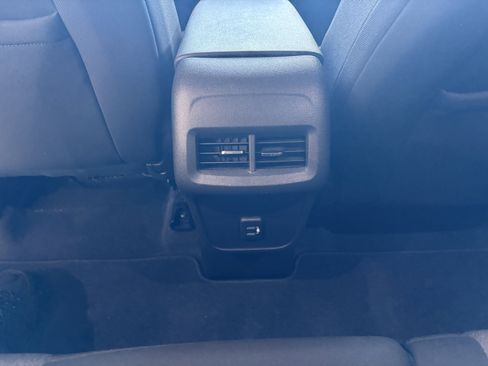 Used 2020 Chevrolet Equinox LT image 21