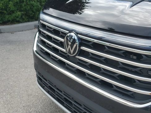 Certified 2024 Volkswagen Atlas SE w/ Panoramic Sunroof Package FWD image 11