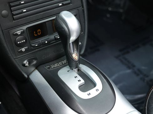 Used 2005 Porsche 911 Turbo image 40