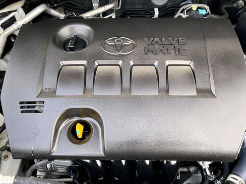 Used 2021 Toyota C-HR LE FWD image 32