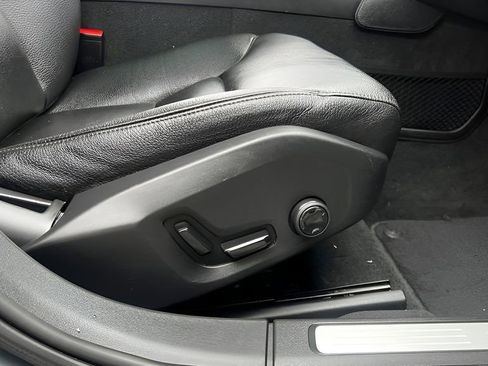 Used 2017 Volvo S90 T5 Momentum w/ Vision Package image 28