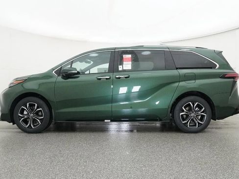 New 2026 Toyota Sienna Platinum image 27