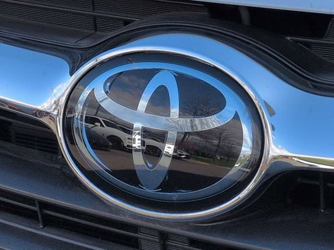 Used 2015 Toyota Highlander Limited Platinum image 12