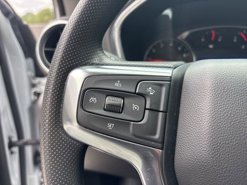 Used 2025 Chevrolet Blazer LT FWD image 23