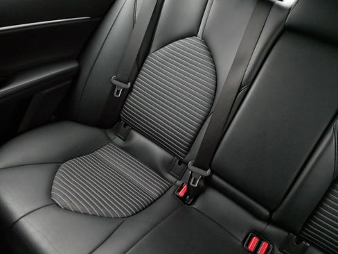 Certified 2023 Toyota Camry SE w/ Convenience Package image 12