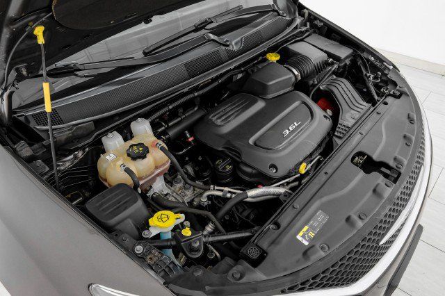 Used 2019 Chrysler Pacifica Touring-L FWD image 48