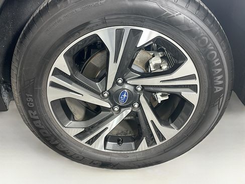 Used 2025 Subaru Crosstrek 2.0i Premium AWD/4WD image 11