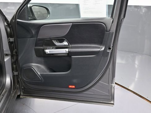 Used 2022 Mercedes-Benz GLB 250 w/ Premium Package Lite image 44