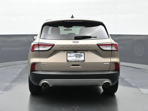 Used 2020 Ford Escape SE FWD image 3