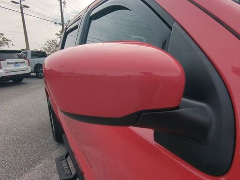 Used 2023 Nissan Frontier SV w/ SV Convenience Package image 13