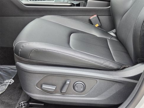 New 2026 Kia Sportage EX w/ EX Panorama Roof Package image 17