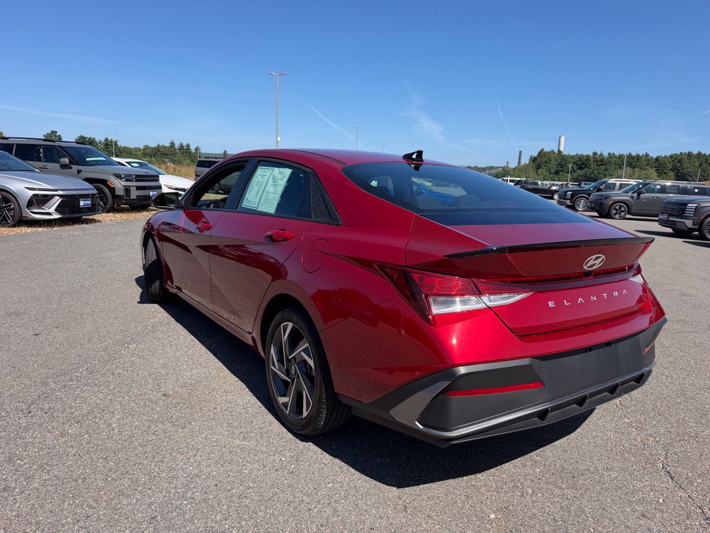Certified 2025 Hyundai Elantra Sport FWD image 2