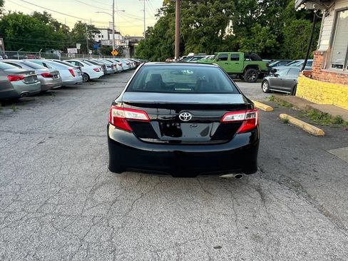 Used 2013 Toyota Camry SE FWD image 4