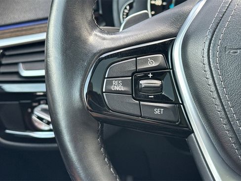 Used 2019 BMW 530e w/ Convenience Package image 28