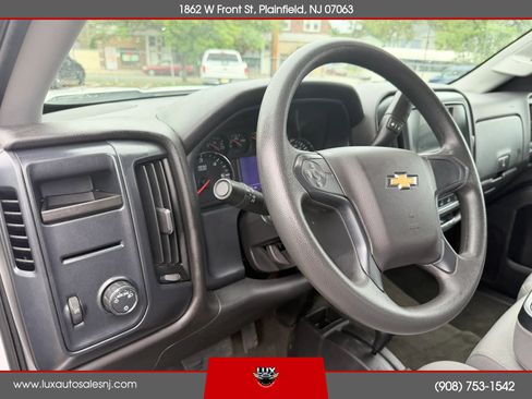 Used 2018 Chevrolet Silverado 1500 Custom w/ Custom Value Package AWD/4WD image 9