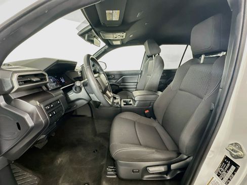 Used 2025 Toyota 4Runner SR5 AWD/4WD image 13