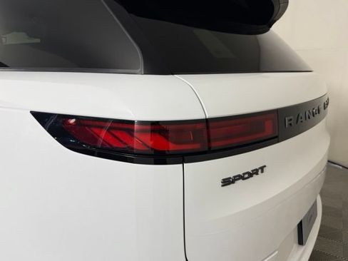 Used 2024 Land Rover Range Rover Sport Dynamic SE AWD/4WD image 17