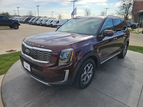 Used 2020 Kia Telluride EX w/ Towing Package image 3