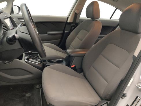 Used 2018 Kia Forte LX image 17