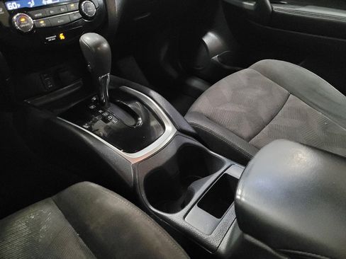 Used 2016 Nissan Rogue SV AWD/4WD image 26