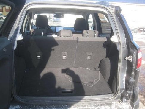 Used 2020 Ford EcoSport SE w/ SE Convenience Package image 12