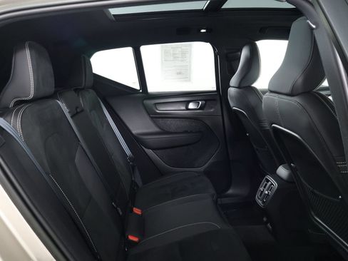 Certified 2023 Volvo XC40 Recharge Ultimate AWD/4WD image 28