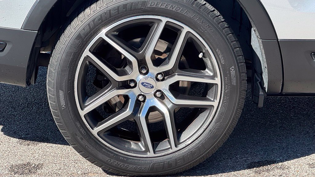 Used 2018 Ford Explorer Sport w/ Ford Safe & Smart Package AWD/4WD image 8