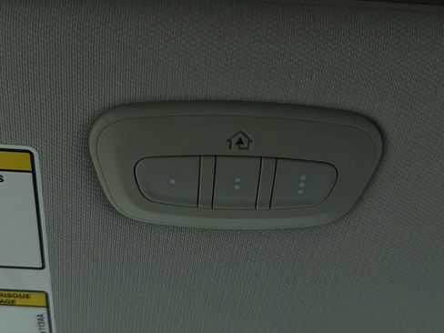 Used 2019 Jeep Cherokee Limited w/ Technology Group FWD image 12